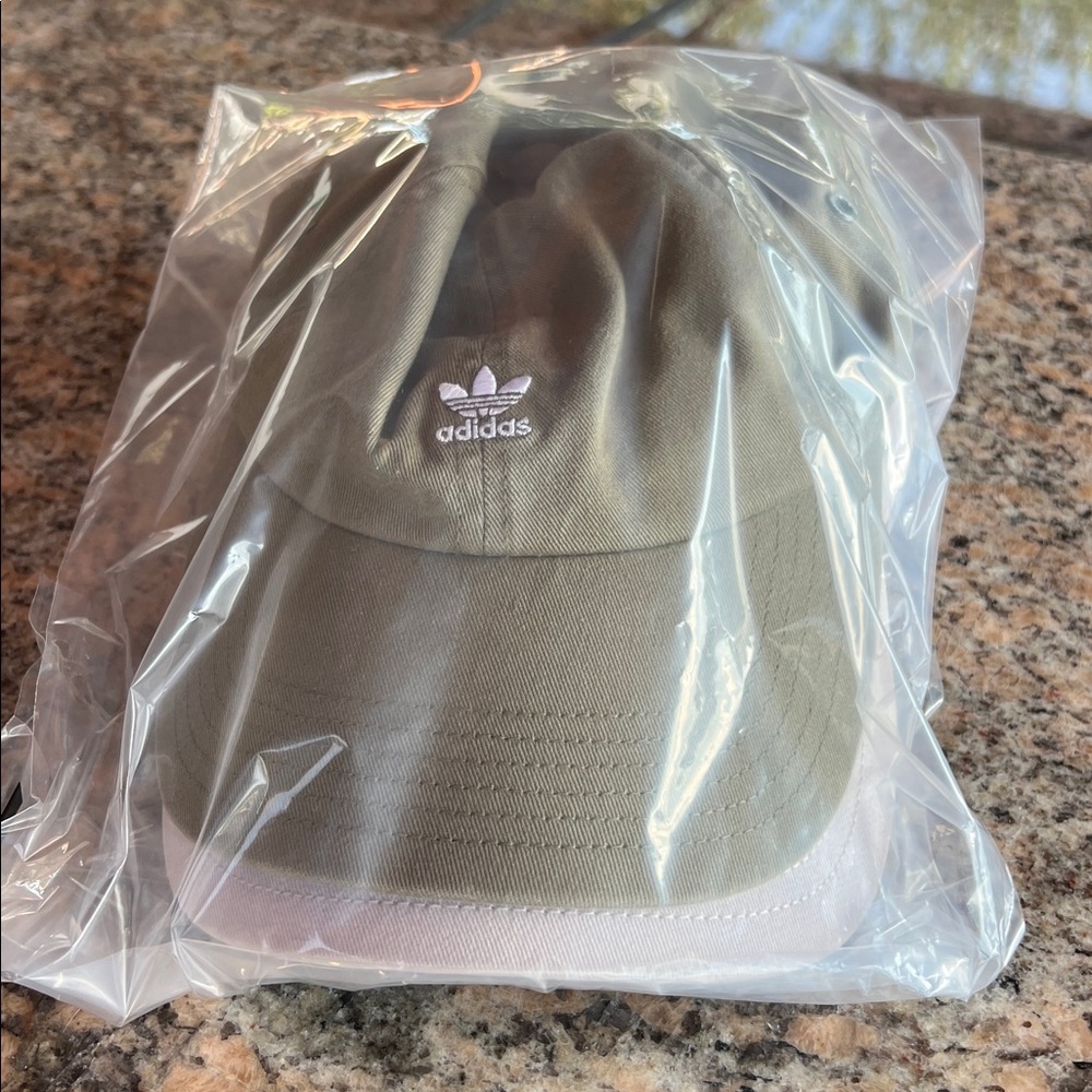 Adidas Baseball Caps - Picture 13 of 13
